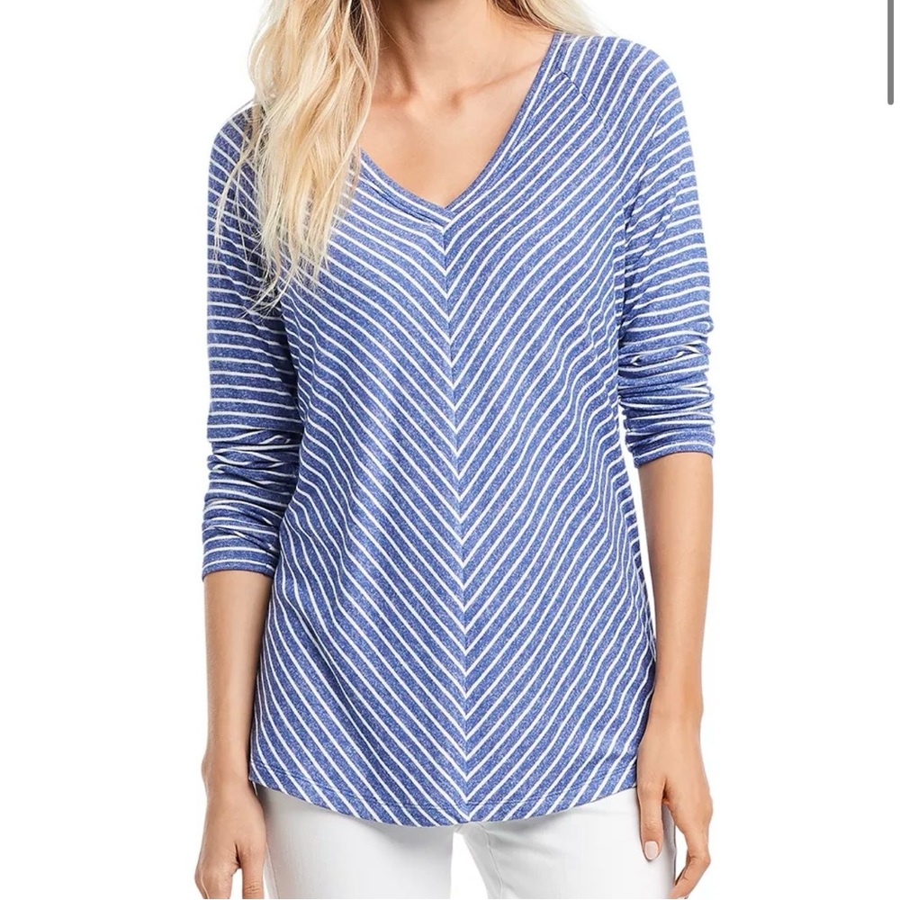 NIC+ZOE Angled Relax Stripes Top Blue and White Size S Classic Soft Minimalist